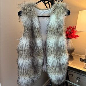Faux fur vest-Size small